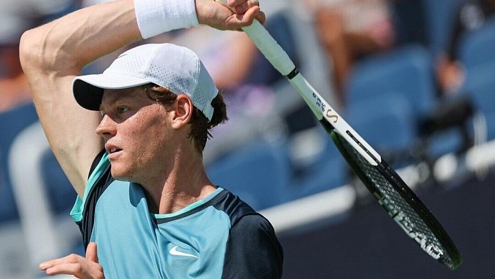 Синнер вышел в четвертьфинал "Мастерса" в Майами