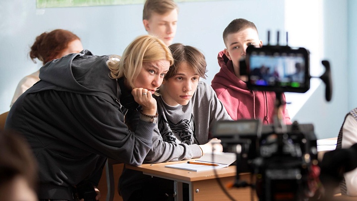 По бестселлеру "Нелюбовь сероглазого короля" снимут фильм полнометражного формата