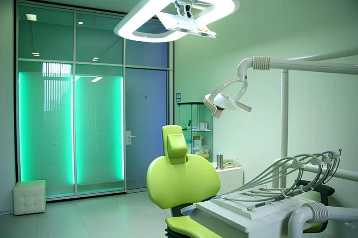 В Центре Современной Стоматологии CSSdent работают лучшие специалисты в области имплантации