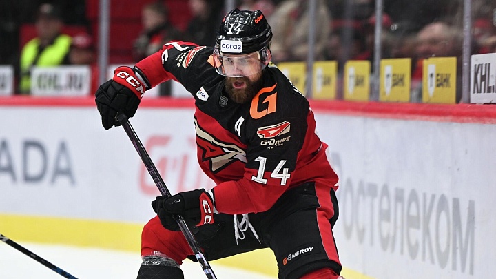 Хоккеист "Авангарда" получил жуткую травму в матче плей-офф